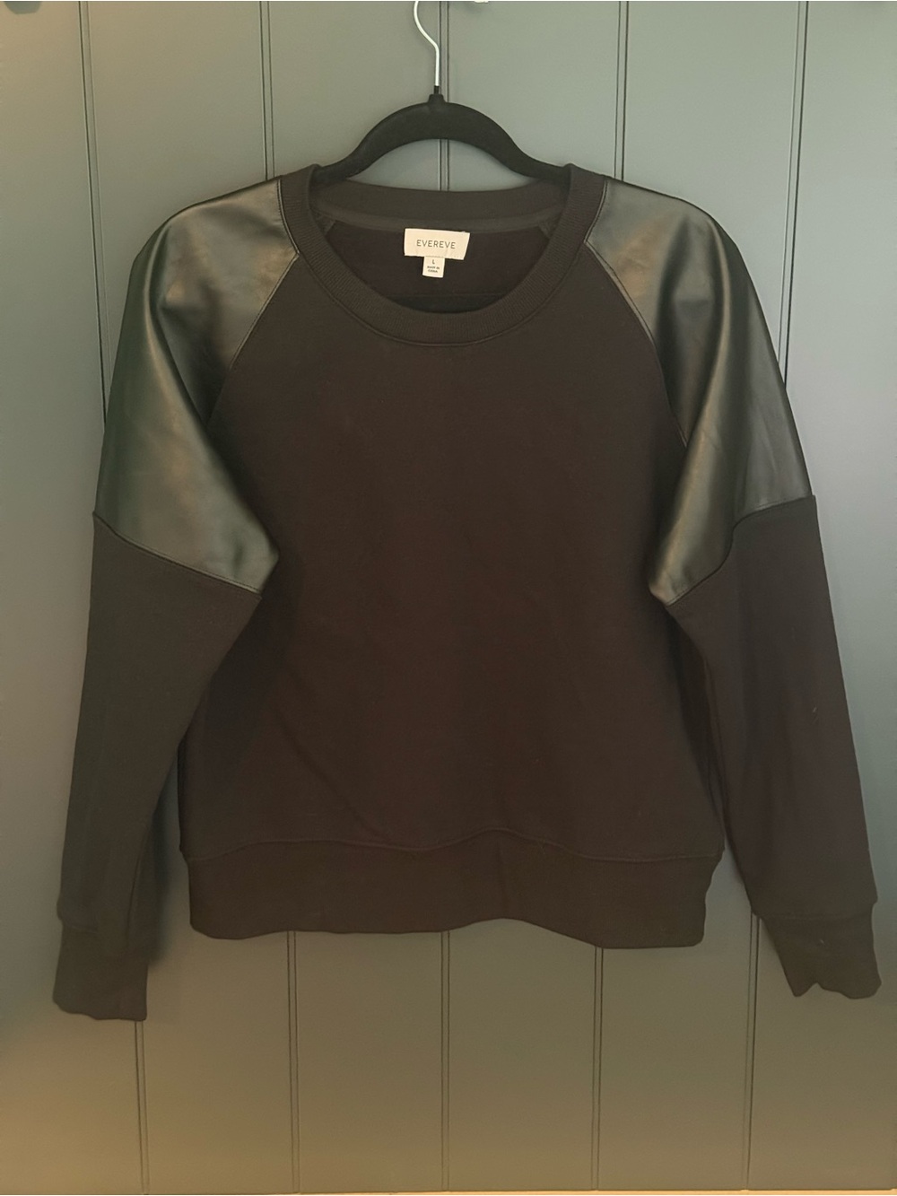 🕶️ EVEREVE Women’s Black Faux Leather Trim Crewneck Sweatshirt - Size L